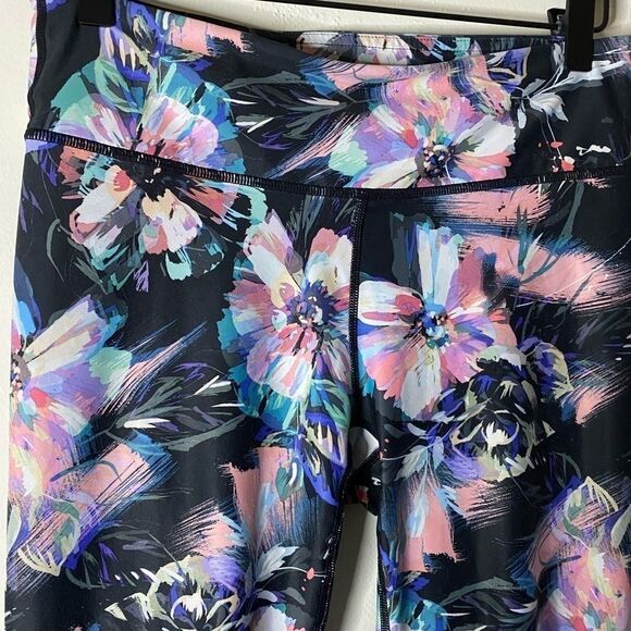 Fabletics Mid-Rise Printed Powerlite Capri Size S - Picture 5 of 13